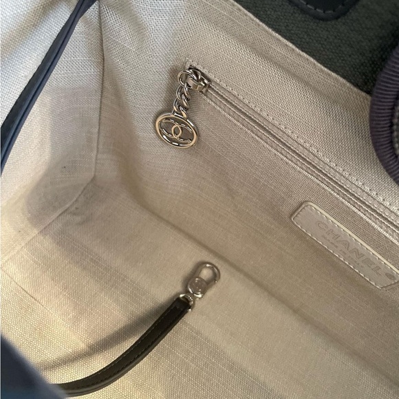 Chanel Deauville tote small - Picture 6 of 8